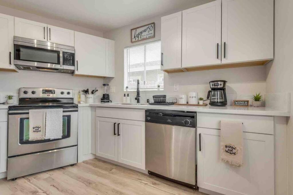 Cozy Home! 16 Min Away From Strip And Fremont Las Vegas Buitenkant foto